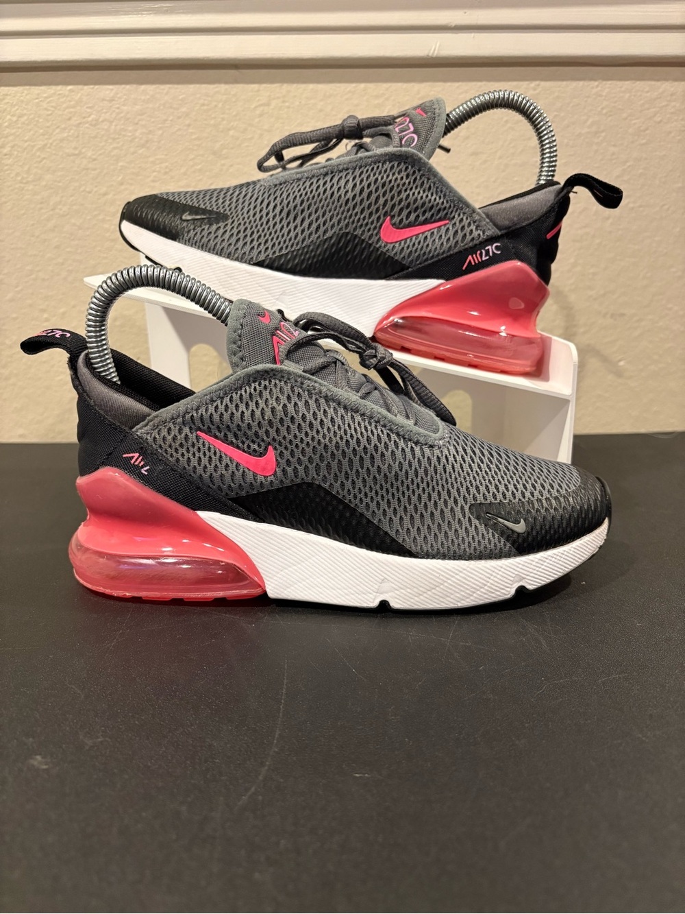 Nike Air Max 270 Smoke Grey, Hyper Pink, Black, White AO2372-031 Youth Size 3Y